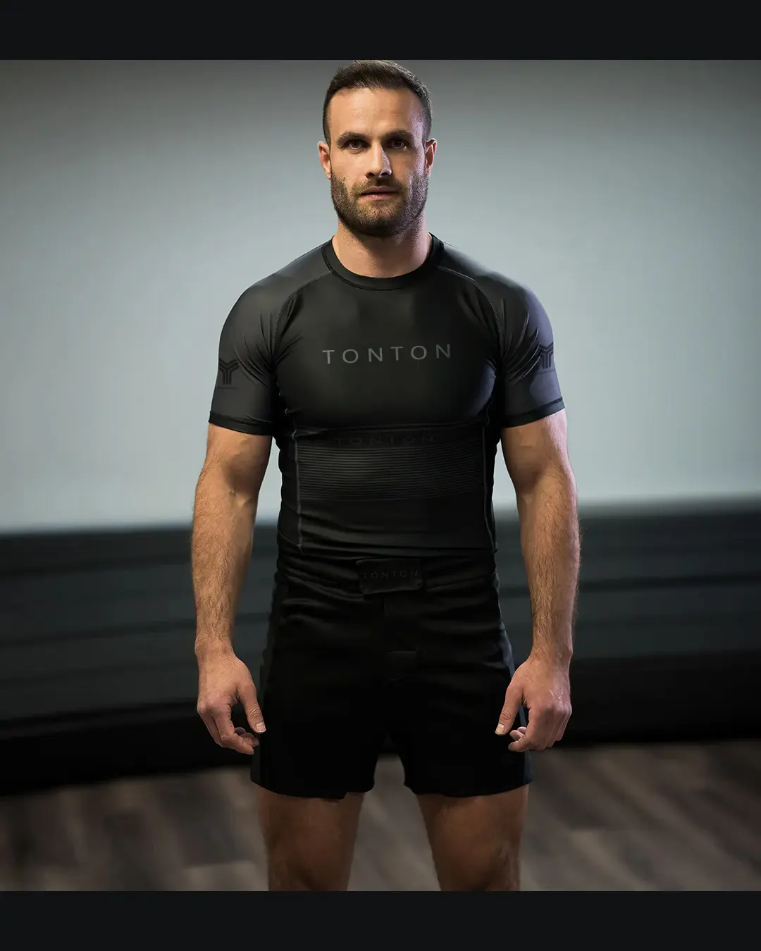 Black short-sleeve compression Rash Guard full front fit